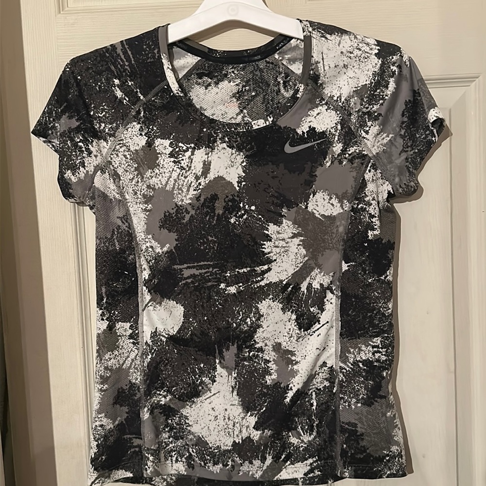 Nike Dri-Fit shirt S